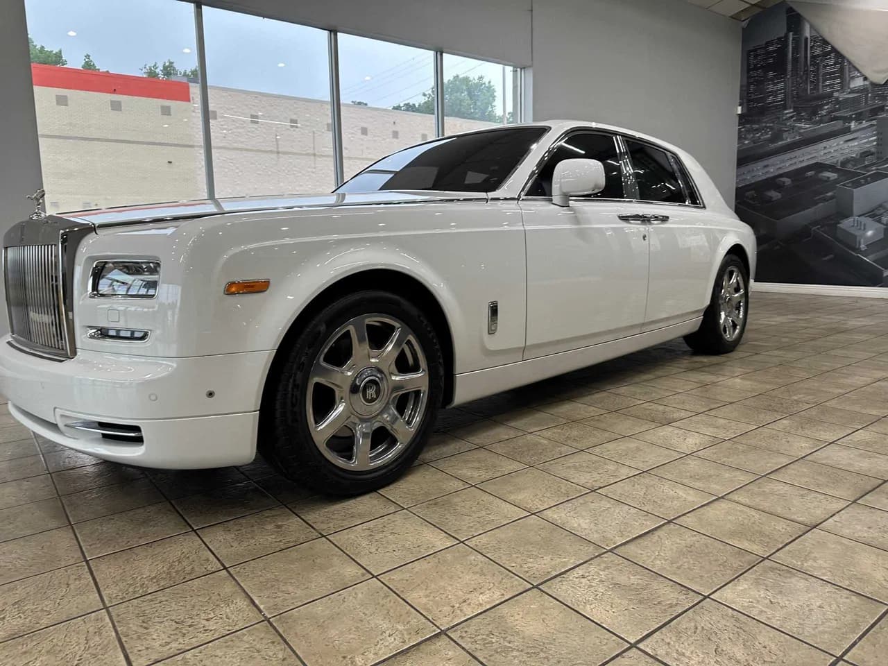 White Rolls Royce Phantom exterior for wedding car rental White Rolls Royce Phantom exterior for wedding car rental