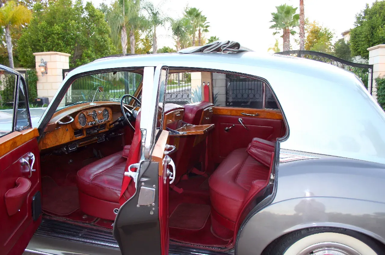 1958 Silver Rolls-Royce Silver Cloud I interior, photo 8 for wedding car rental in Tarzana, CA