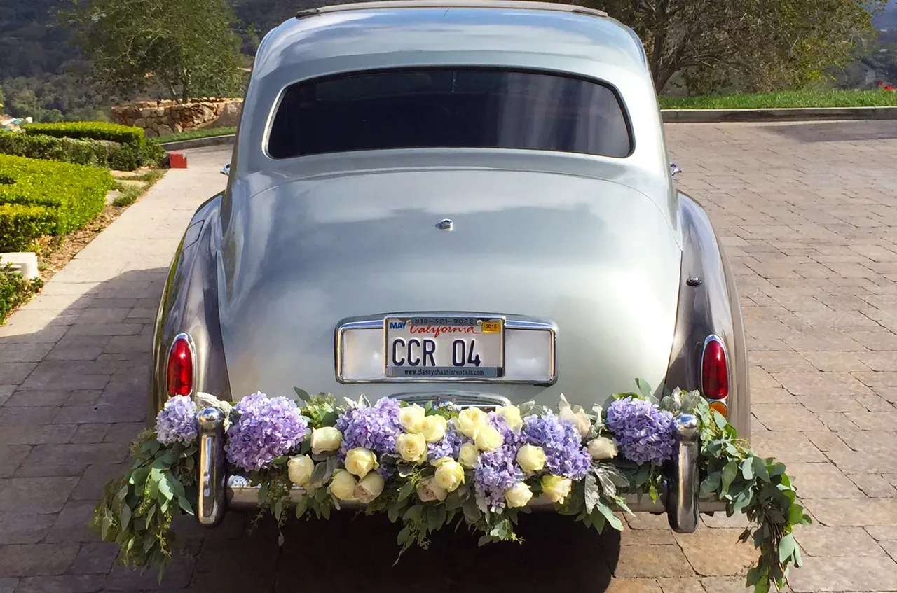 1958 Silver Rolls-Royce Silver Cloud I exterior, photo 3 for wedding car rental in Tarzana, CA