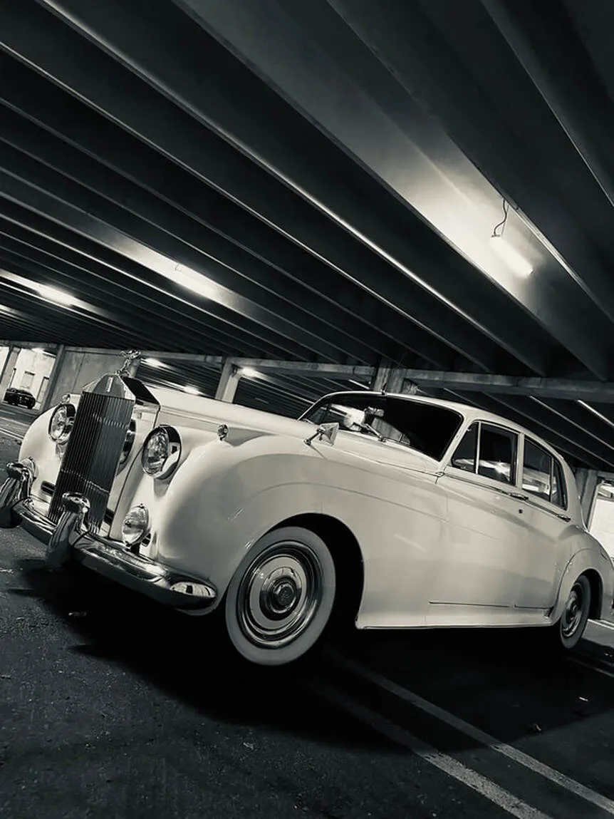 1959 Rolls-Royce Silver Cloud exterior, photo 4 for wedding car rental