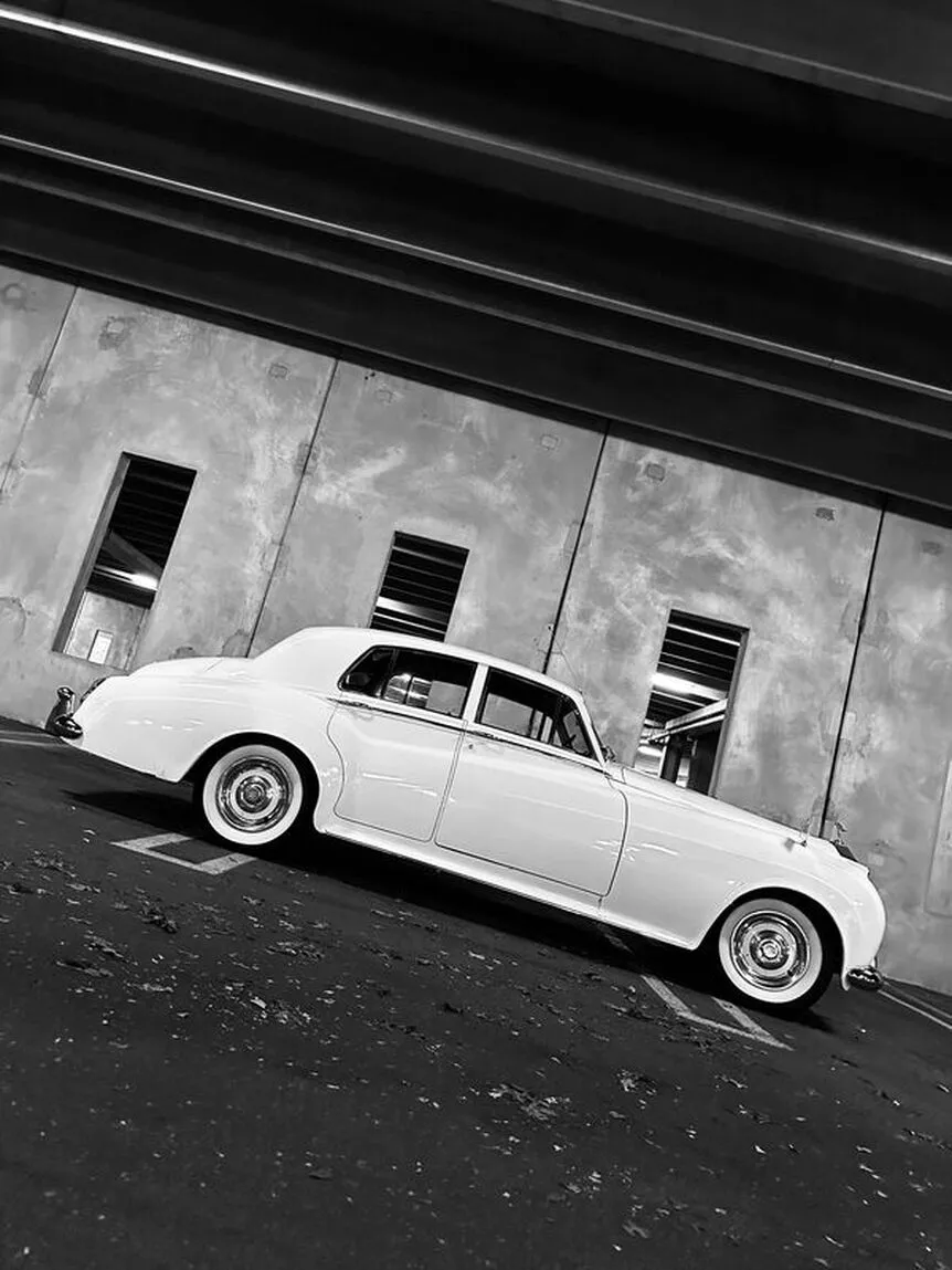 1959 Rolls-Royce Silver Cloud exterior, photo 5 for wedding car rental