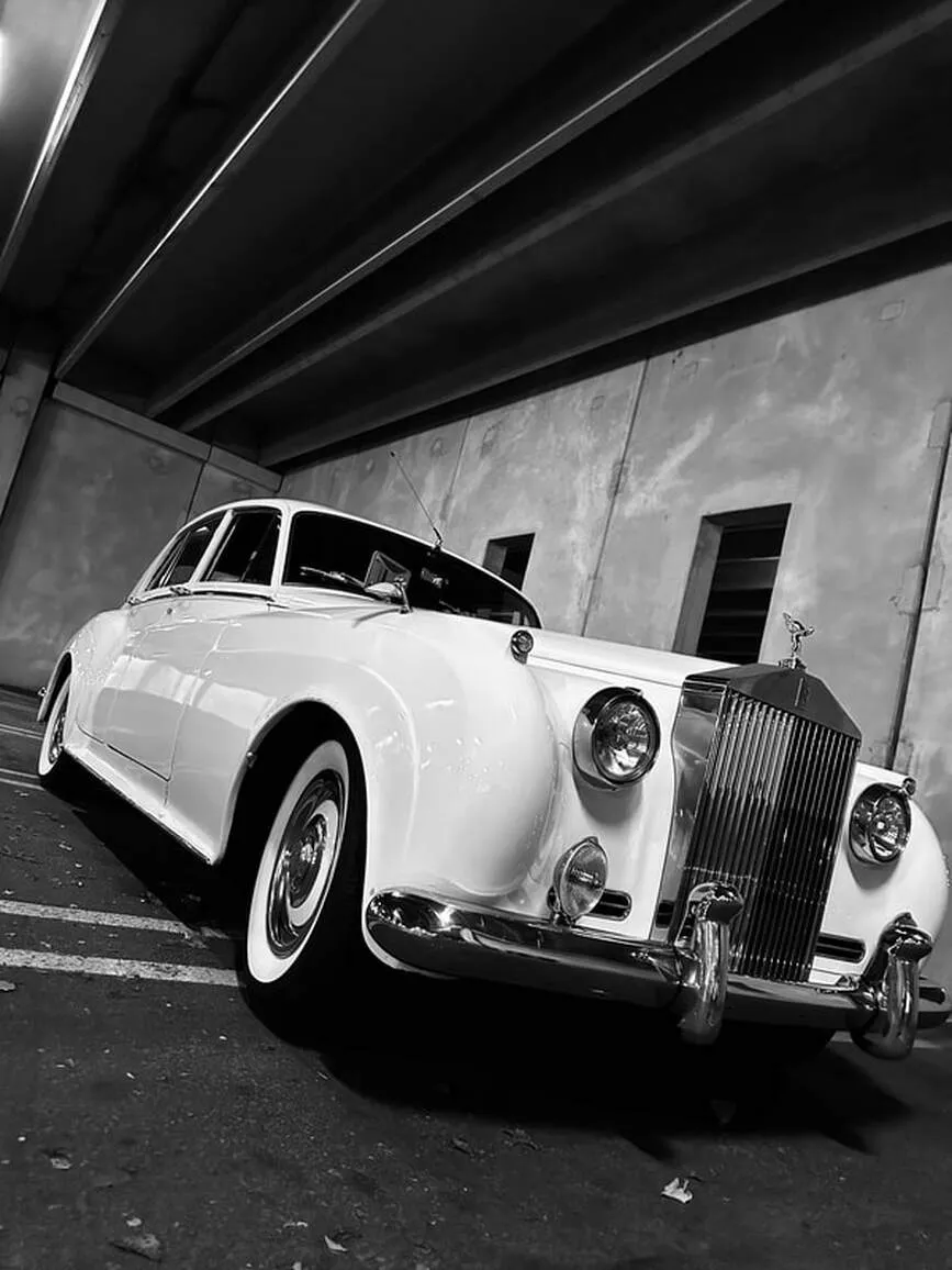 1959 Rolls-Royce Silver Cloud exterior, photo 6 for wedding car rental