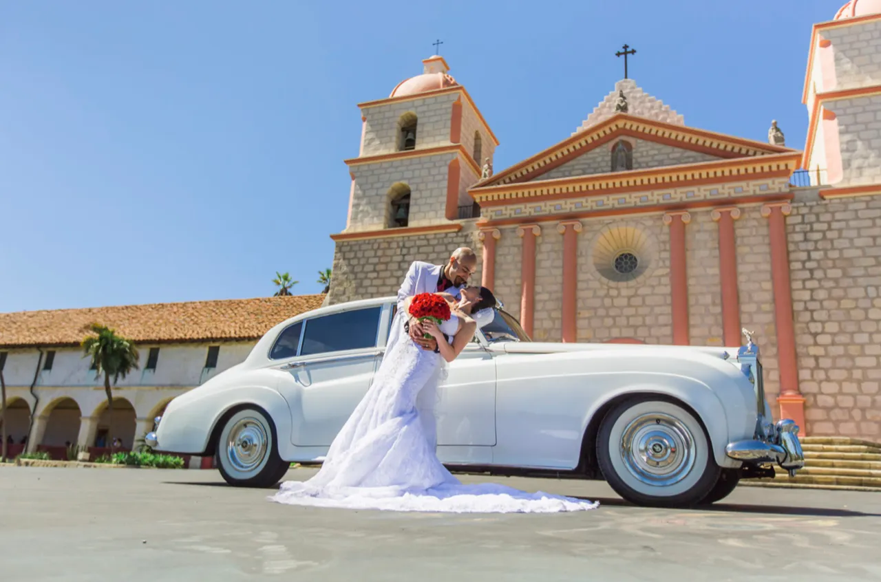 White 1962 Rolls-Royce Silver Cloud II LWB exterior, photo 6 for wedding car rental in Tarzana, CA