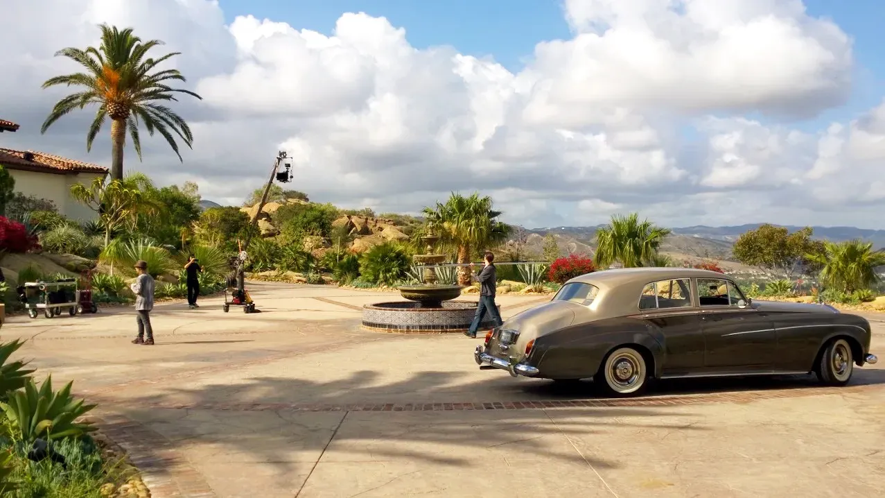 Gray 1963 Rolls-Royce Silver Cloud III exterior, photo 6 for wedding car rental in Tarzana, CA