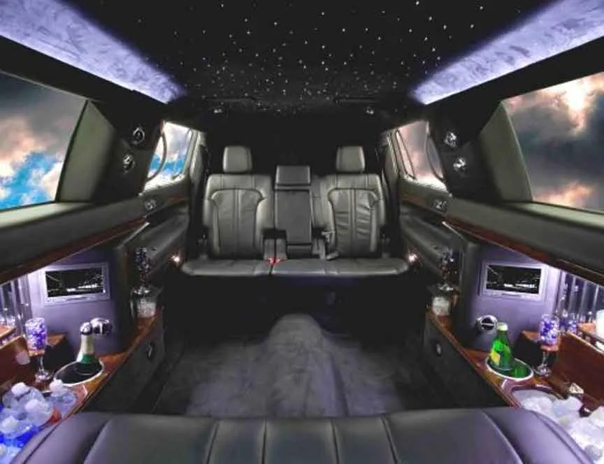 6 Passenger Limousine for limo rental in Seattle, WA