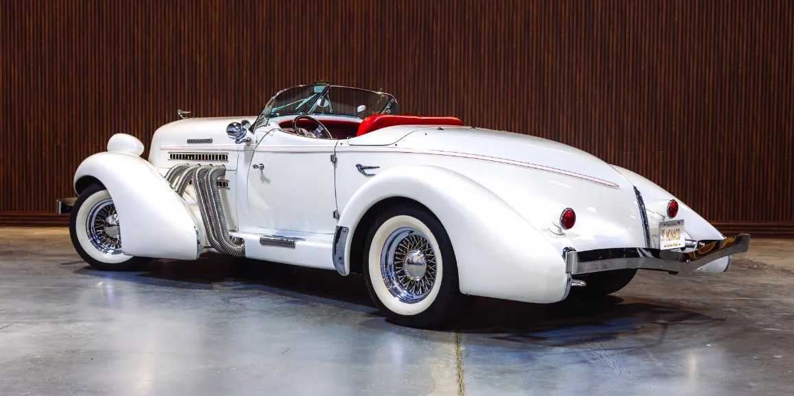 White Auburn Speedster 1936 (Vintage), photo 6 for wedding car rental