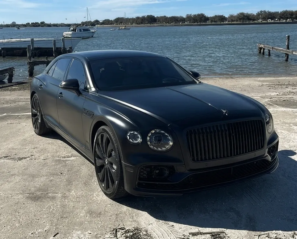The black Bentley Mulsanne, shot 4