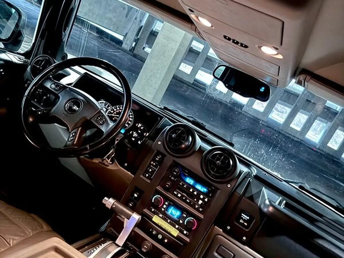 The white H2 Hummer, shot 9