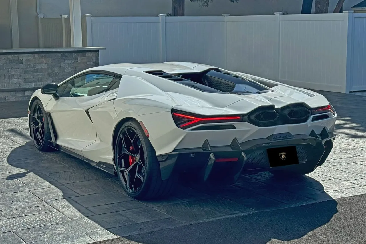 The white Lamborghini Revuelto, shot 5