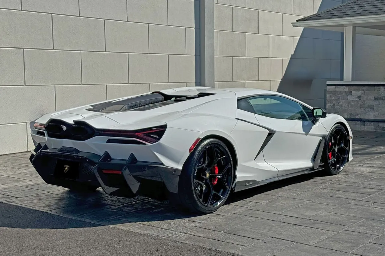 The white Lamborghini Revuelto, shot 4