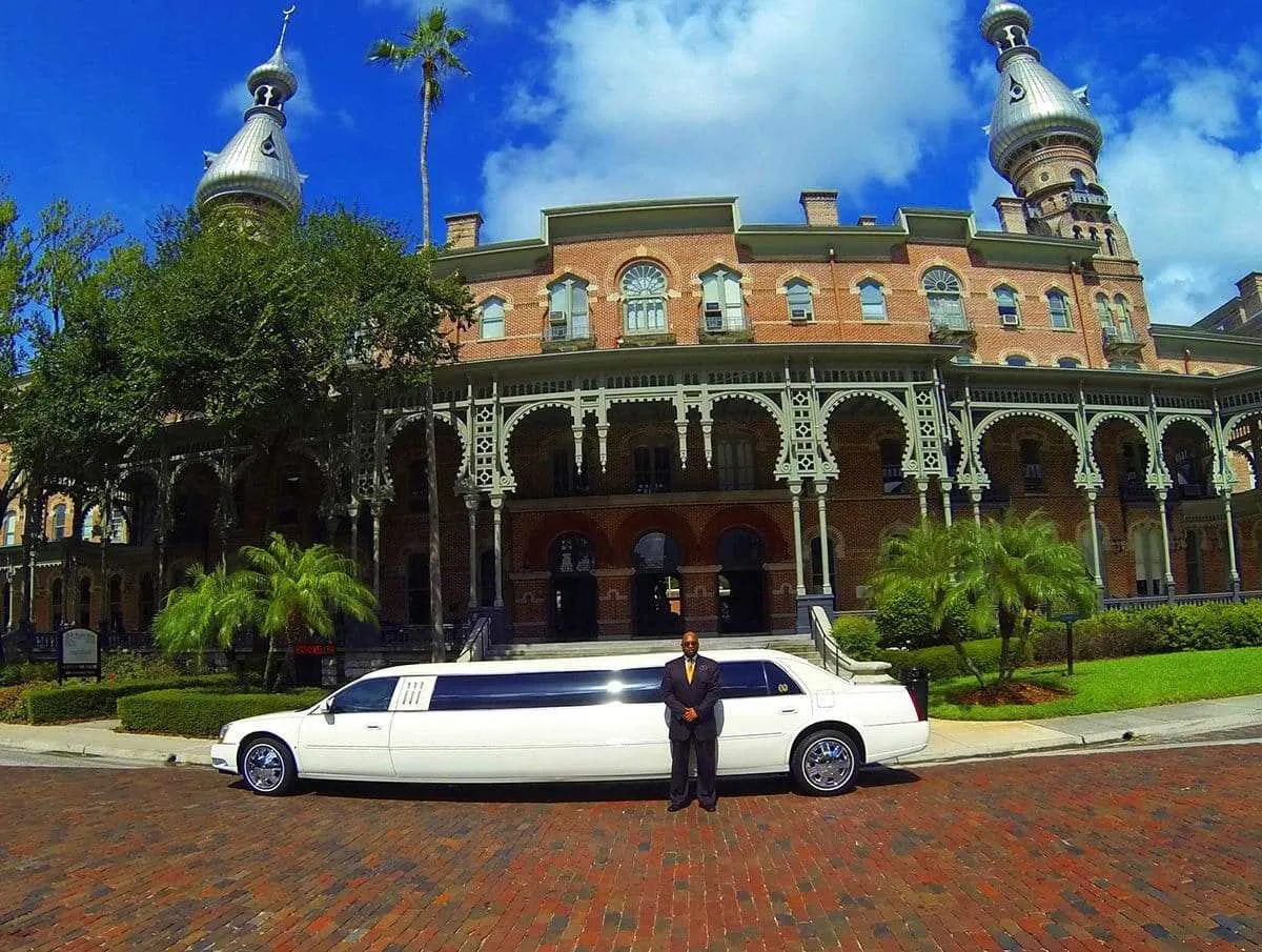 White Lincoln Limousine for wedding car rental in Tampa, FL