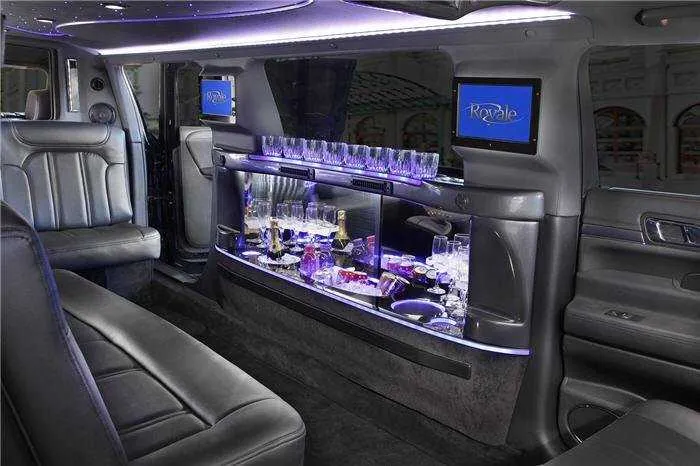 Lincoln MKT Limo interior for limo rental in Keyes, CA