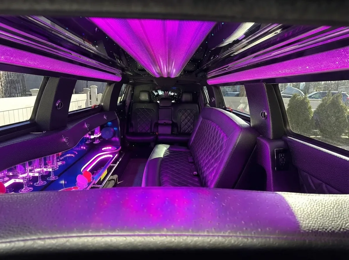 The white Lincoln MKT Limousine, shot 5