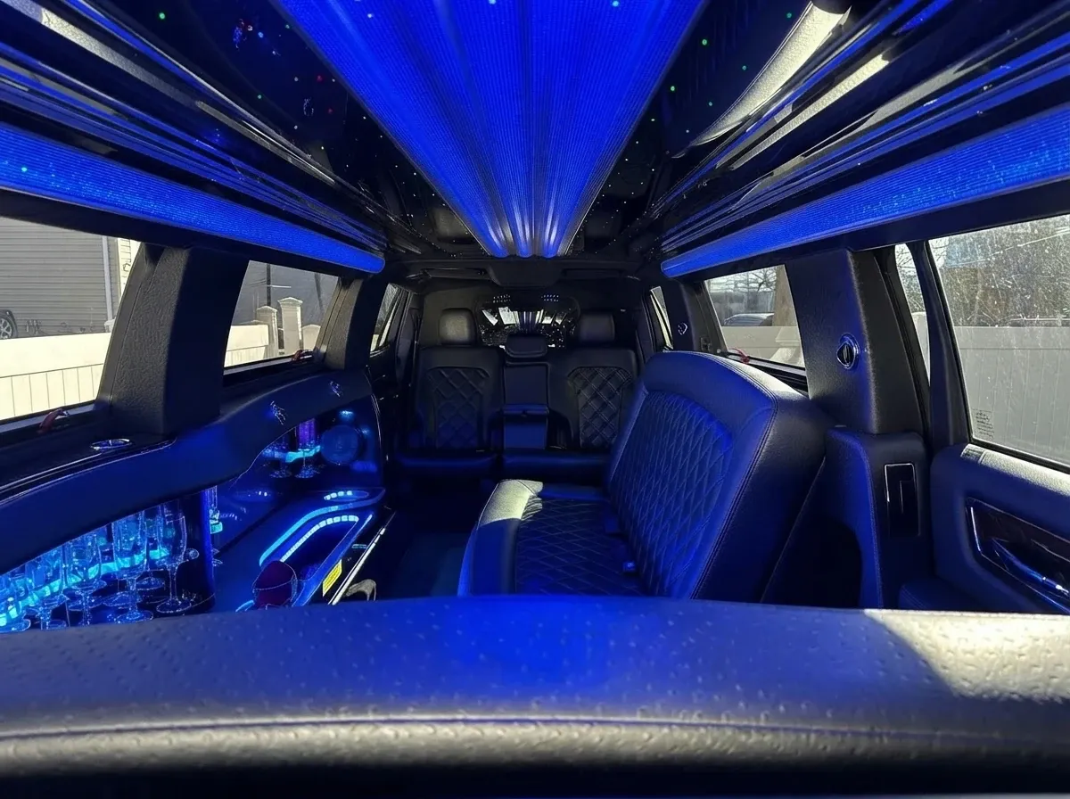 The white Lincoln MKT Limousine, shot 4