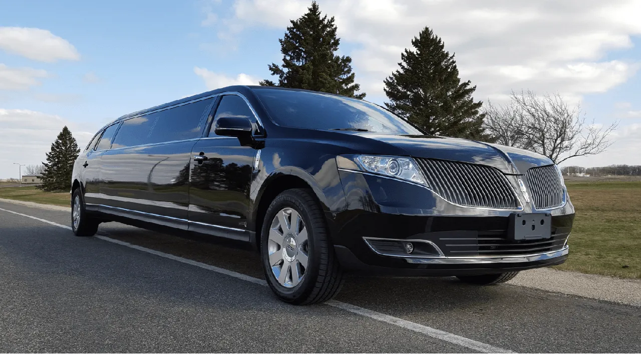 Black Lincoln Stretch Limousine with tinted windows for limo rental in Dallas, TX
