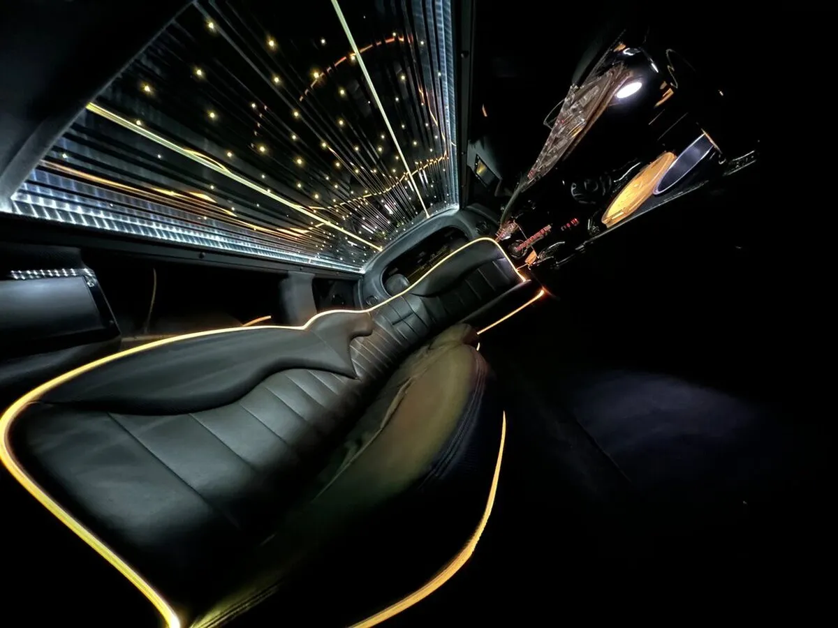 Lincoln Town Car Limousine interior with LED accent lighting, LED ceiling lighting and starlight or fiber-optic ceiling, photo 7 for limo rental