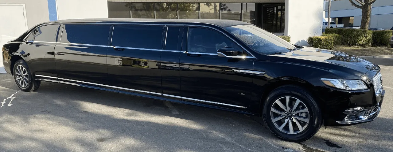 Black Lincoln Towncar Limo with tinted windows for limo rental in Bradshaw, NE