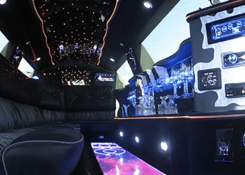 Lincoln Towncar Limo Tuxedo interior for limo rental in Hacienda Heights, CA