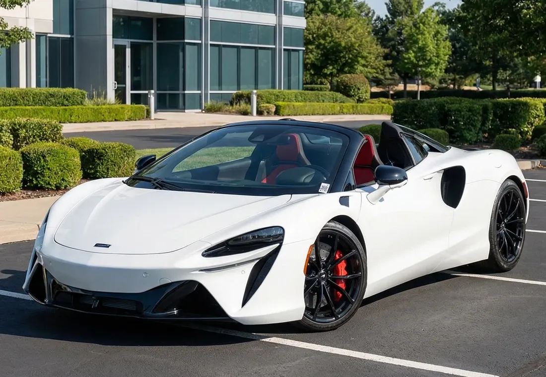 McLaren Artura for sports car rental