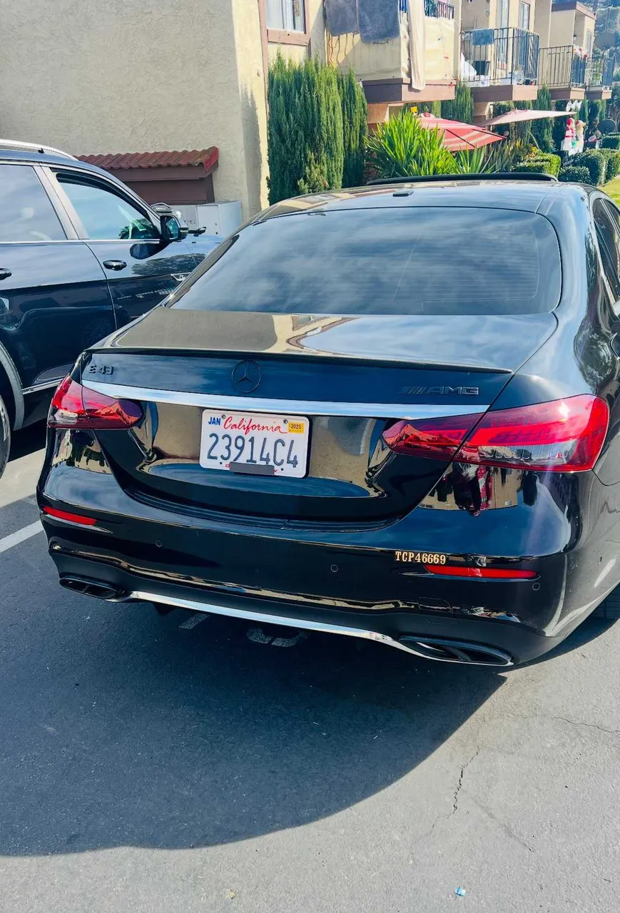 Black Mercedes-Benz E-Class exterior for wedding car rental