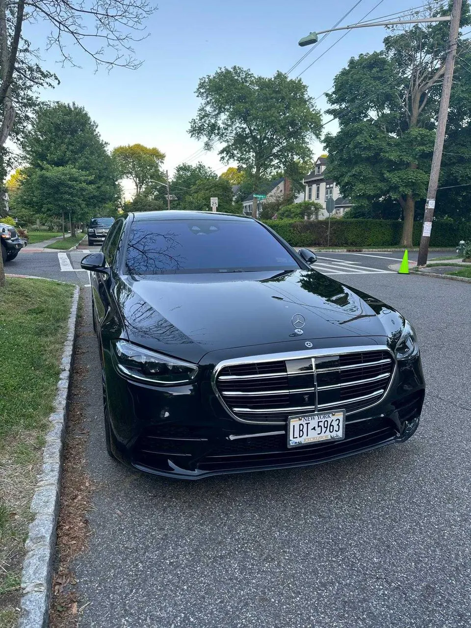 Black Mercedes-Benz S-Class exterior for wedding car rental