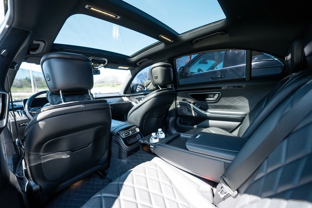 Mercedes-Benz S-Class interior, photo 2 for wedding car rental