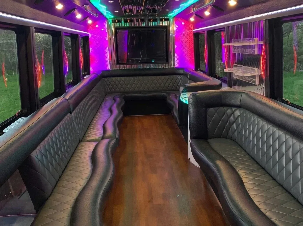 The white Party Bus - Sophia Loren, shot 2