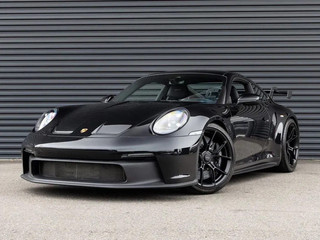 The black Porsche 911 GT3, shot 2