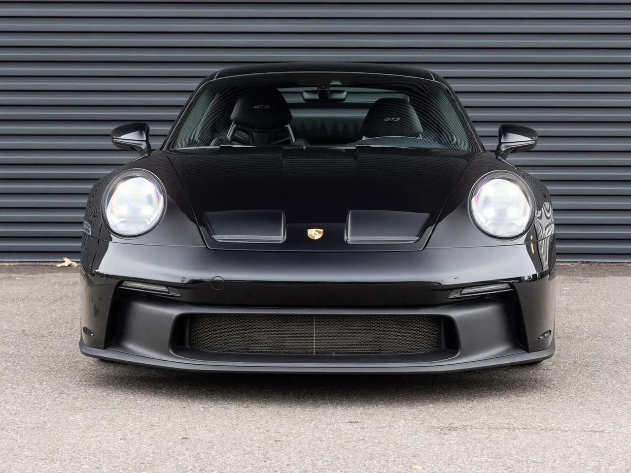 The black Porsche 911 GT3, shot 7