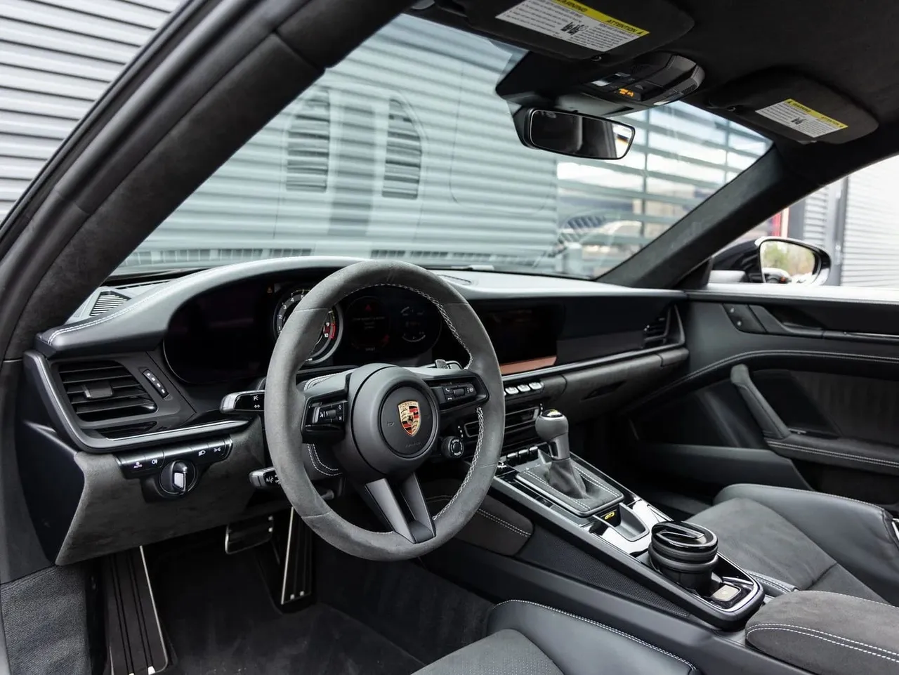The black Porsche 911 GT3, shot 3
