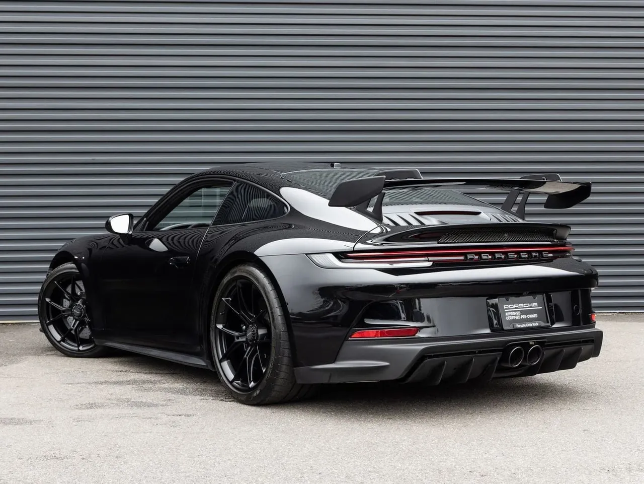 The black Porsche 911 GT3, shot 6