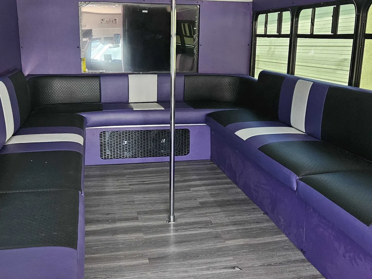 The white Purple Magic, ready to rent