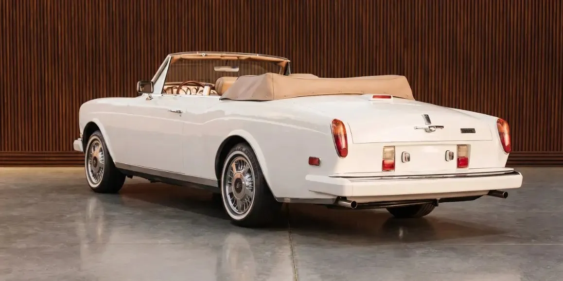 White Rolls-Royce Corniche 1975 exterior with convertible roof, photo 3 for wedding car rental