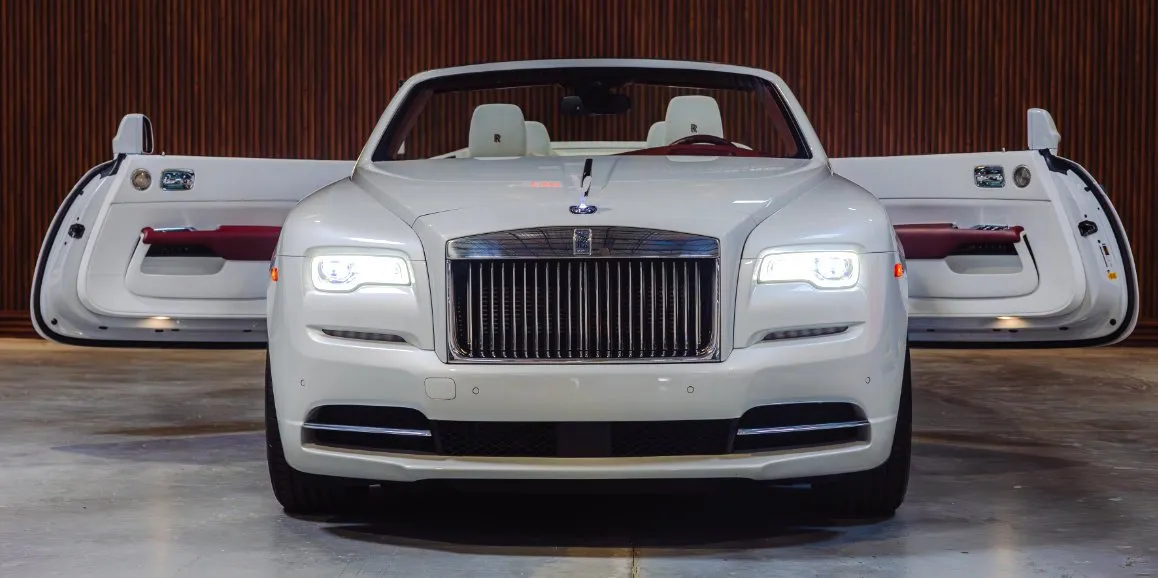 White Rolls-Royce Dawn exterior with convertible roof, photo 3 for wedding car rental