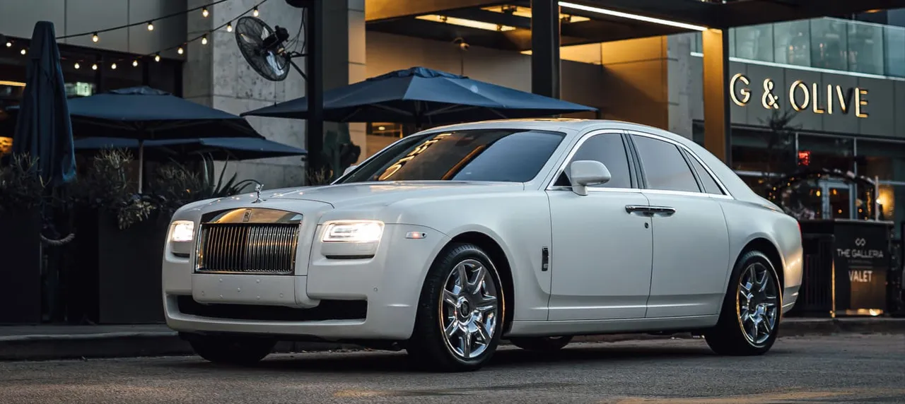 The white Rolls-Royce Ghost, shot 6