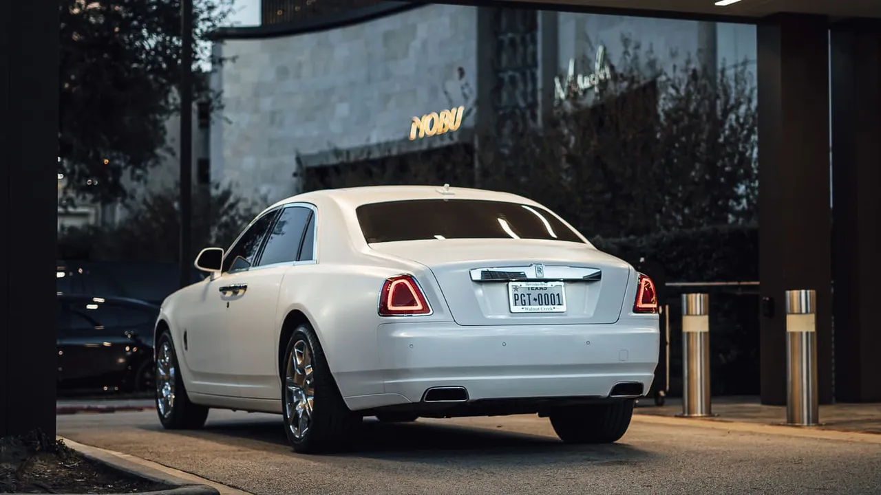 The white Rolls-Royce Ghost, shot 5