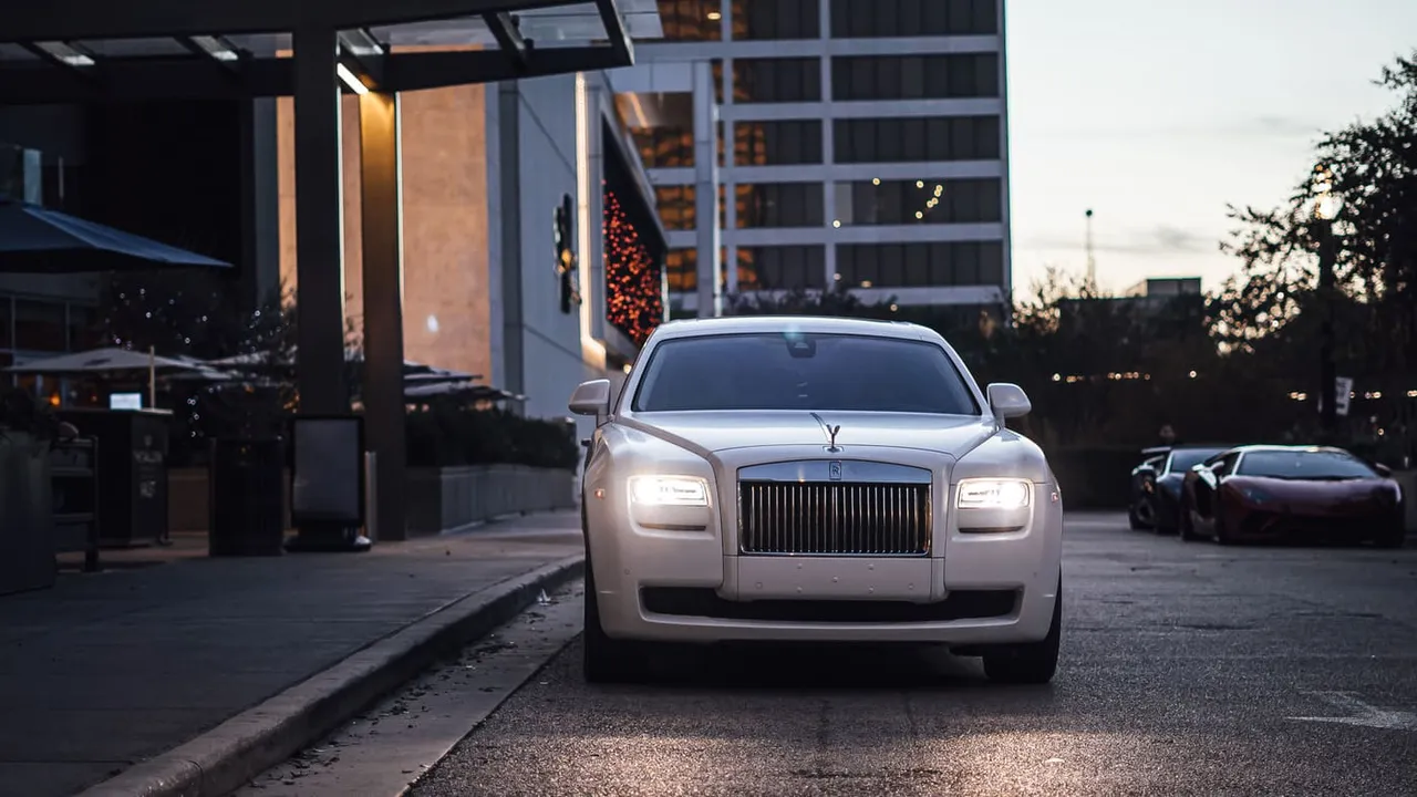 The white Rolls-Royce Ghost, shot 3