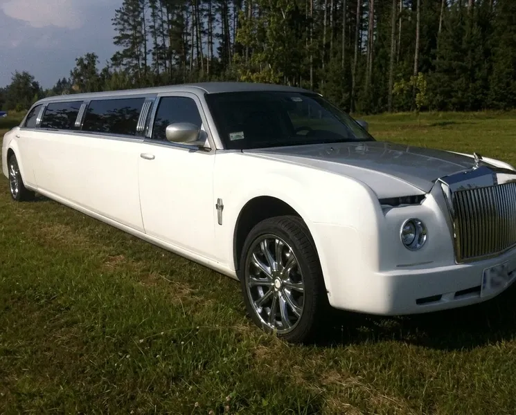 The white Rolls-Royce Limousine, ready to rent