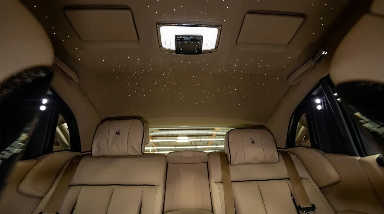 The Rolls-Royce Phantom, shot 3