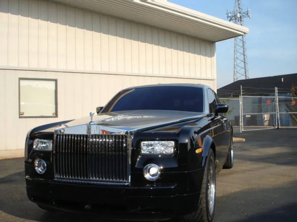 The Rolls-Royce Phantom Black, shot 3