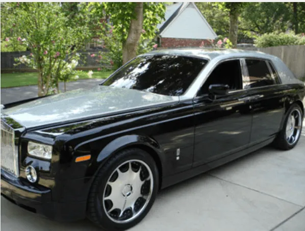 The Rolls-Royce Phantom Black, ready to rent